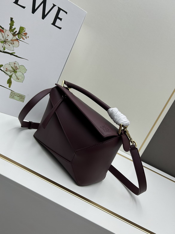 Loewe 062206 24x10 5x16cm jj_2