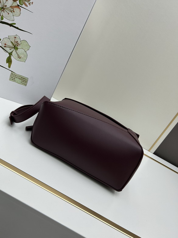 Loewe 062206 24x10 5x16cm jj_4