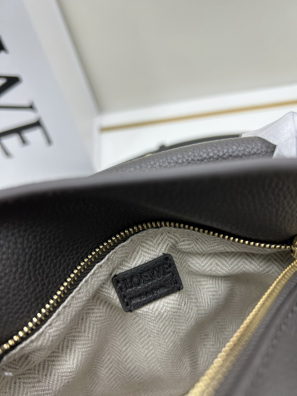 Loewe 062208 18x8x12 5cm jj1_8