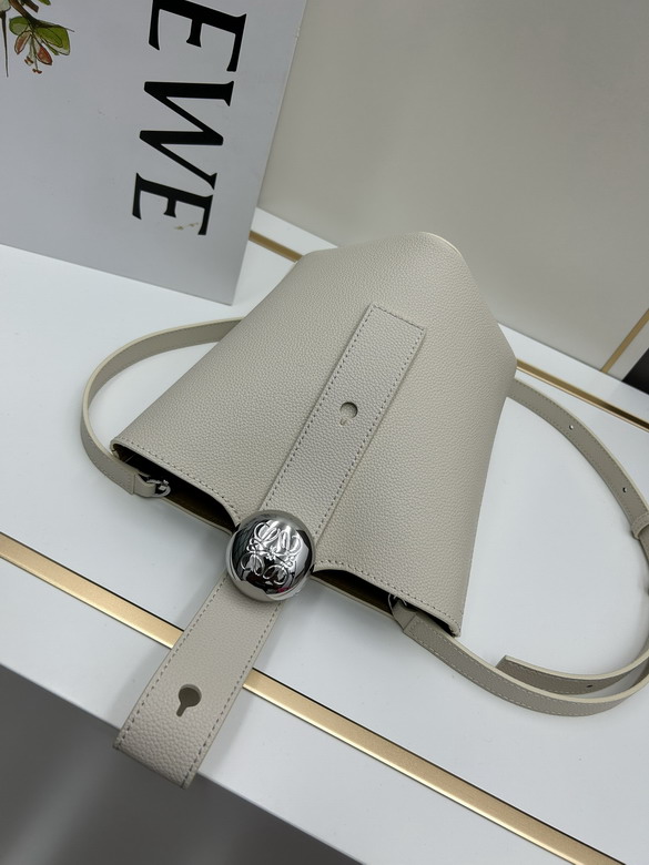 Loewe S260408 16x16x19 5cm jj3_4