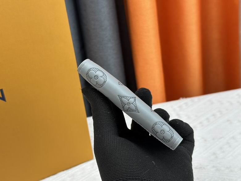 M62899 8X11X1cm XM 5