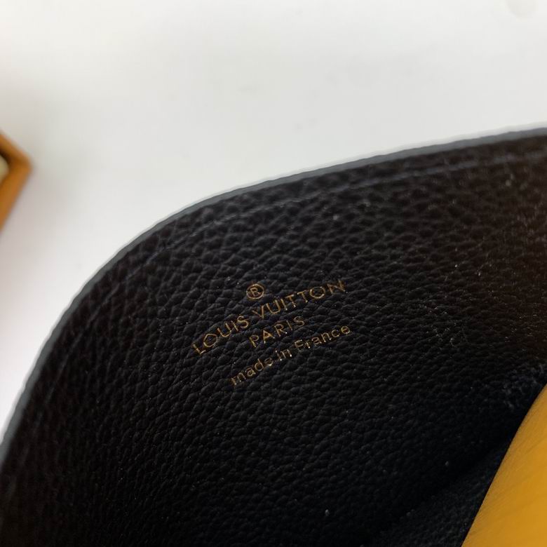 M69171 11X7.5X0.4cm YG 5