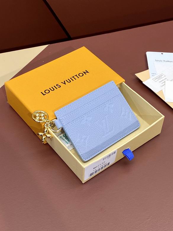 M82132 10.2X7.3X0.3cm YG 1