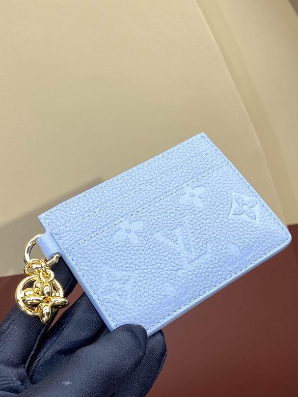 M82132 10.2X7.3X0.3cm YG 3