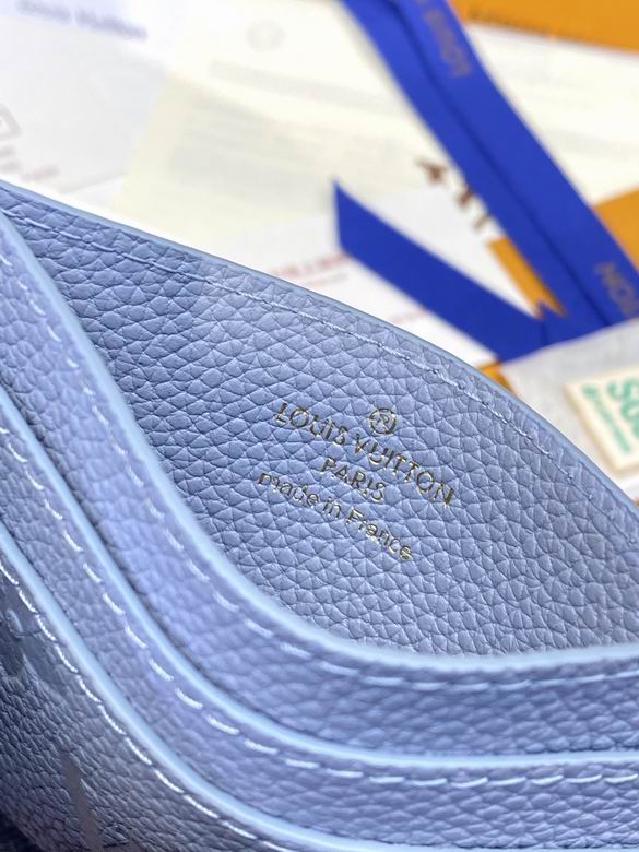 M82132 10.2X7.3X0.3cm YG 4