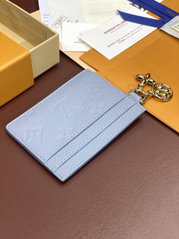 M82132 10.2X7.3X0.3cm YG 7