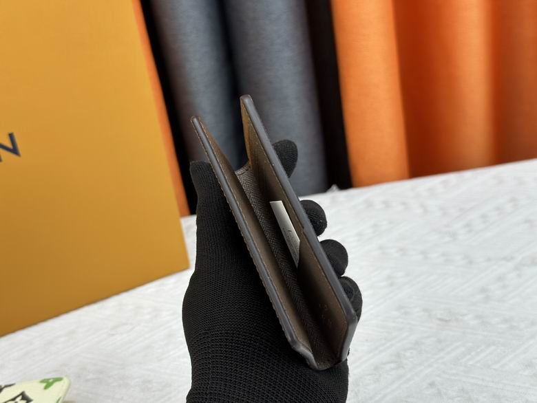 M83336 7.5X11.1X1cm XM 4