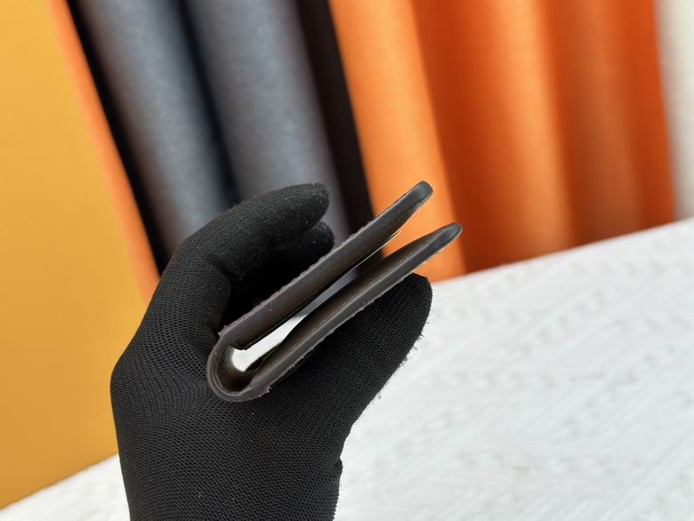 M83336 7.5X11.1X1cm XM 6