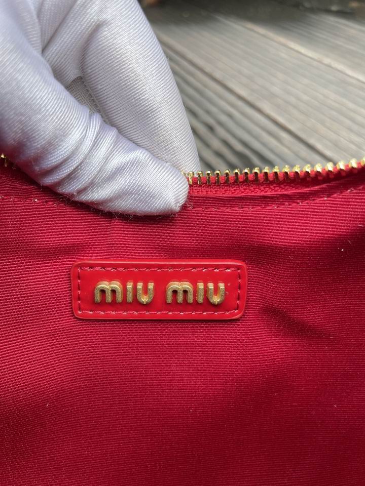 Miumiu 616006 20x17x6cm zy1_8