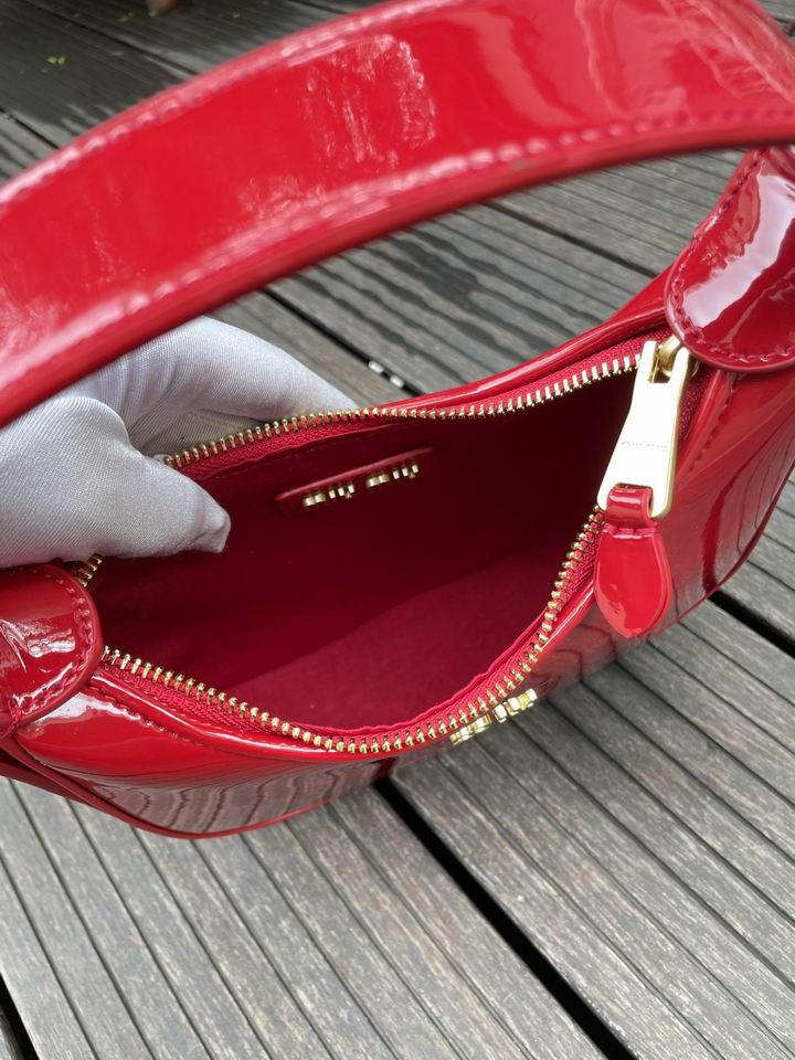 Miumiu 616006 20x17x6cm zy1_9