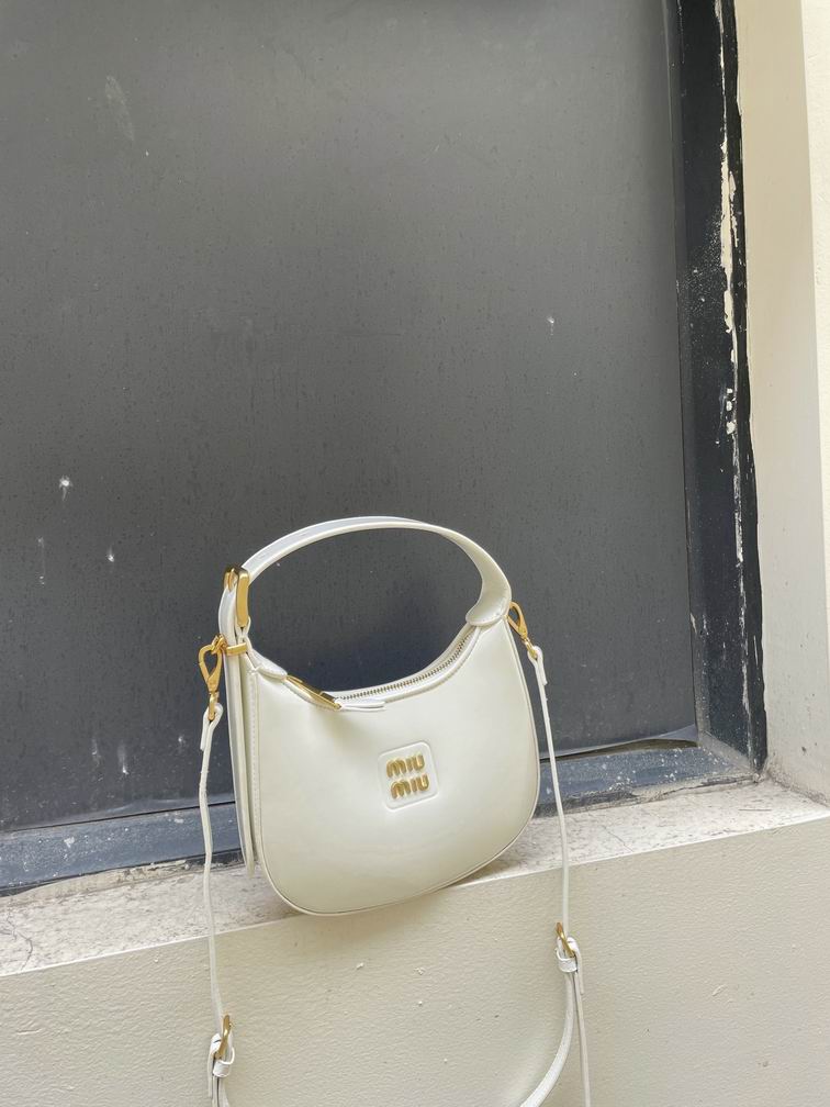 Miumiu 616006 20x17x6cm zy2_2