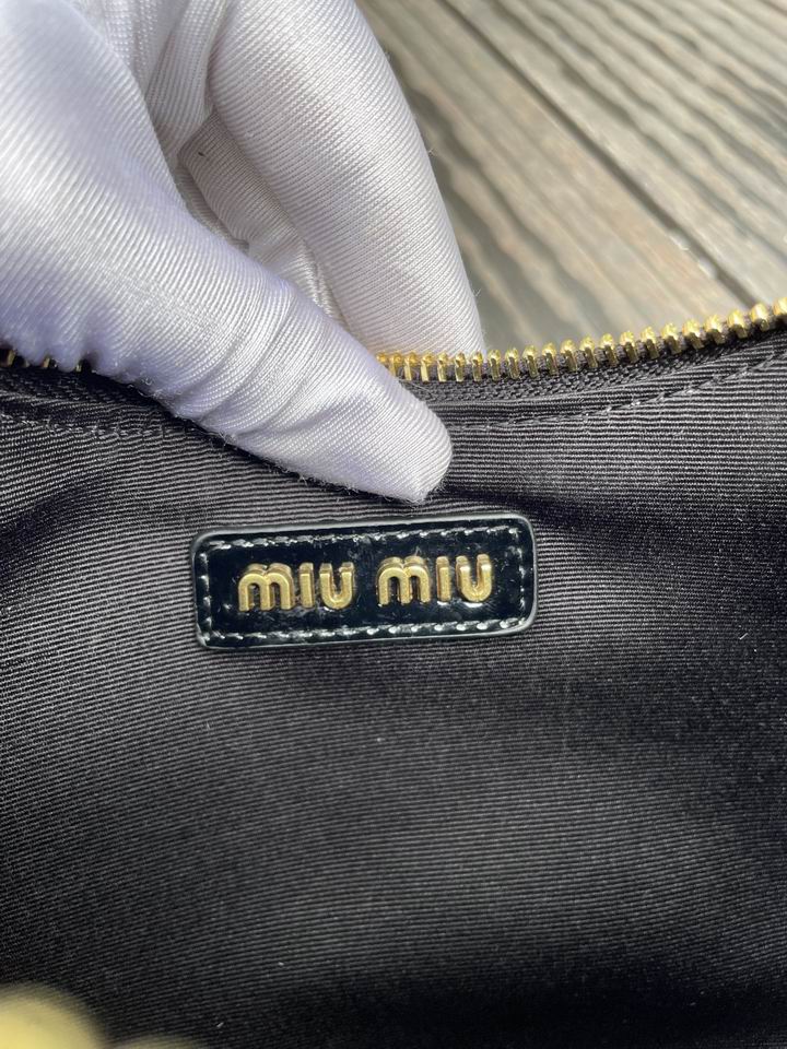 Miumiu 616006 20x17x6cm zy_9