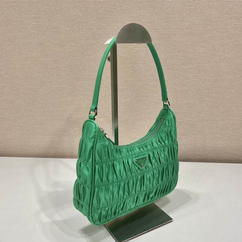 Nylon Hobo 1NE204 22x14x6cm ap (3)