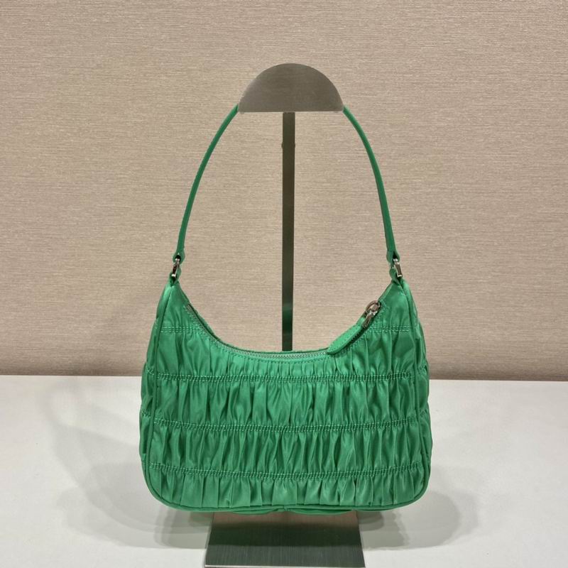 Nylon Hobo 1NE204 22x14x6cm ap (4)