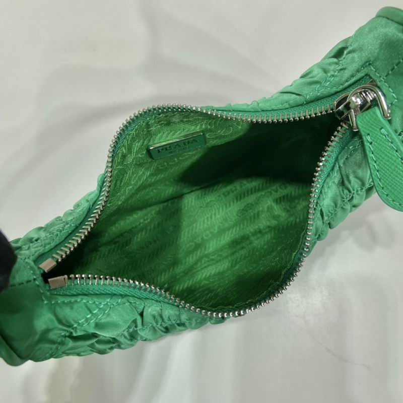 Nylon Hobo 1NE204 22x14x6cm ap (7)