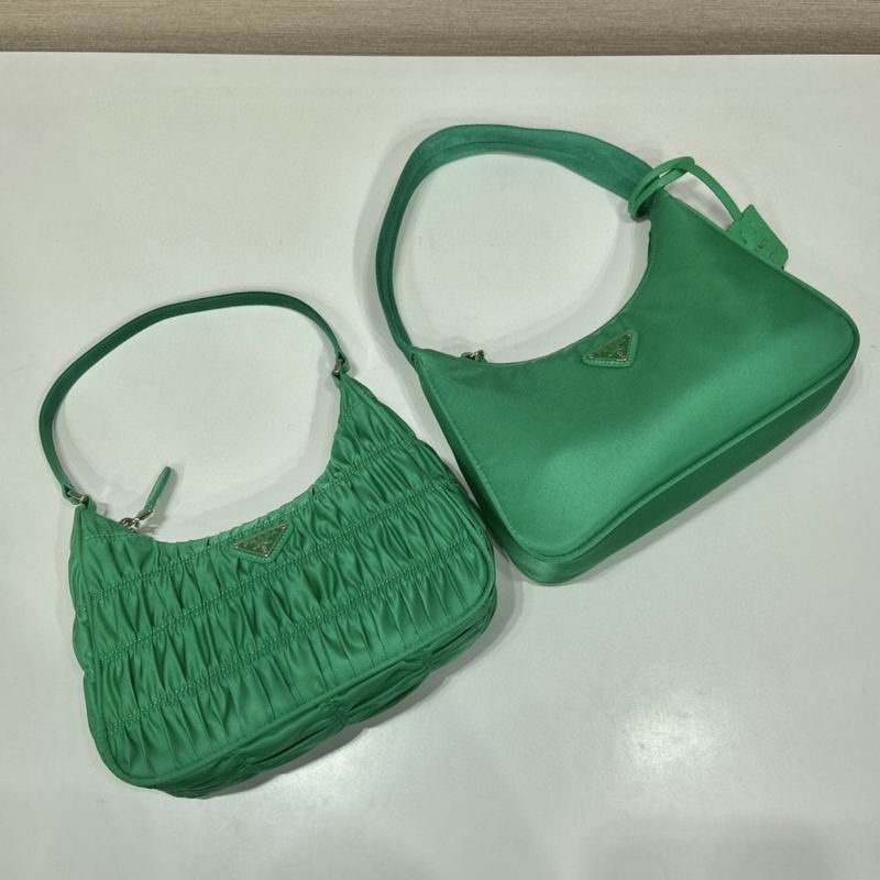 Nylon Hobo 1NE204 22x14x6cm ap (9)