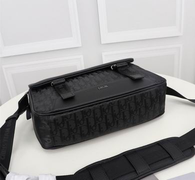 Oblique 1ESME061YKY 31X21X8cm SC (3)