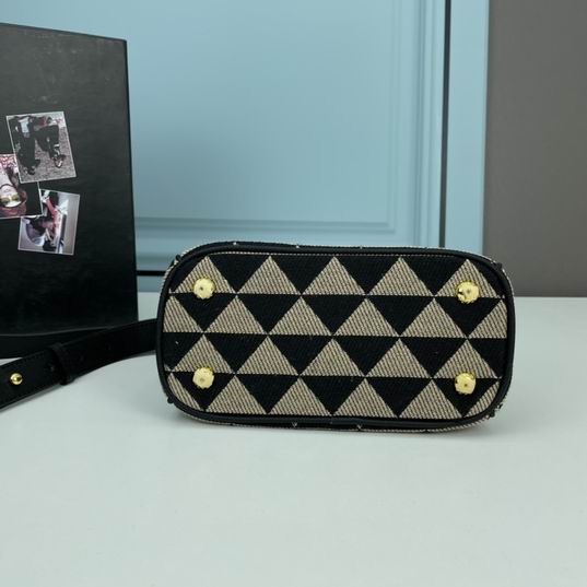 Parda Saffiano 1BA908 20x15x9.5cm ww (4)