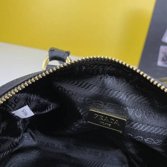 Prada枕头包1BB846 20x14x11cm ww (8)