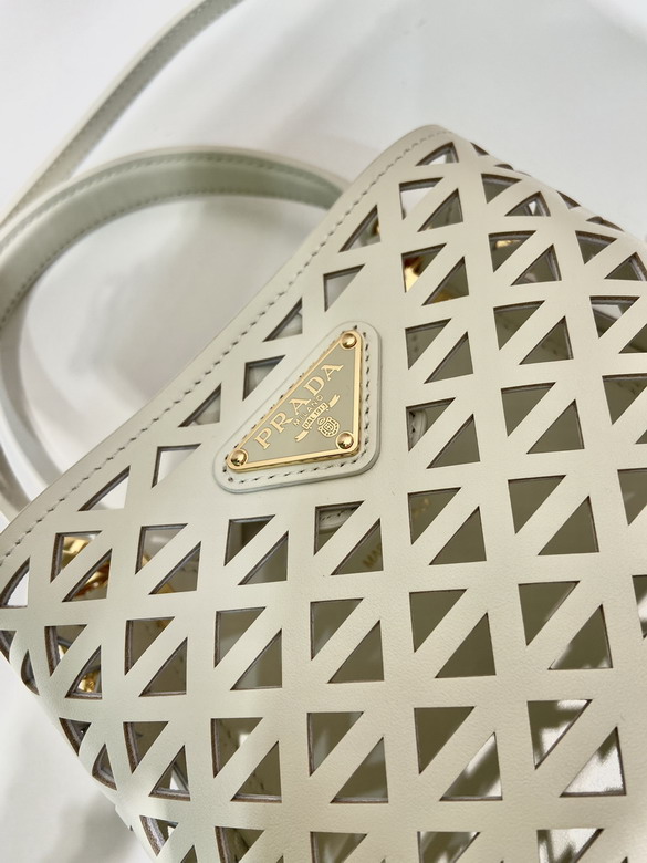 Prada 1BA217 17x18x10 5cm AP1_7