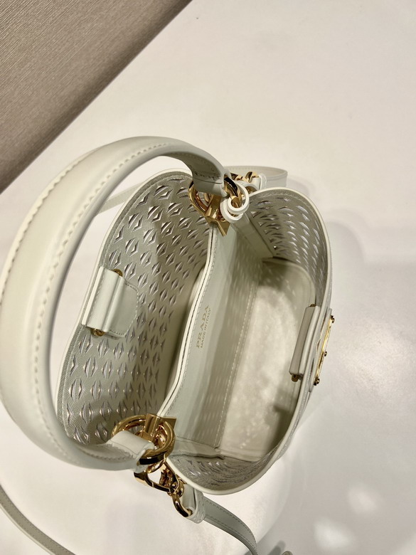 Prada 1BA217 17x18x10 5cm AP1_8