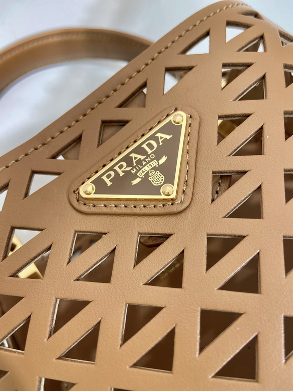 Prada 1BA217 17x18x10 5cm AP_8