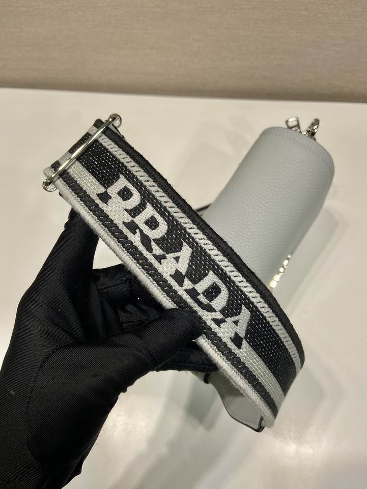 Prada 1BD332 20x15x6cm AP (32)