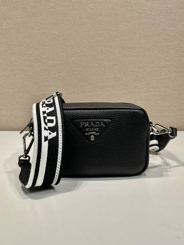 Prada 1BH192 19x12x6cm AP (2)