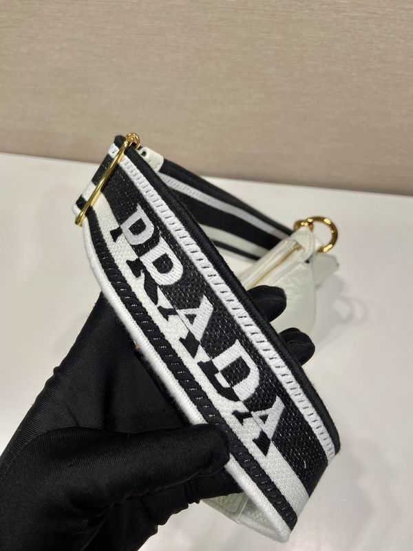 Prada 1BH193 24x18x6cm AP (18)