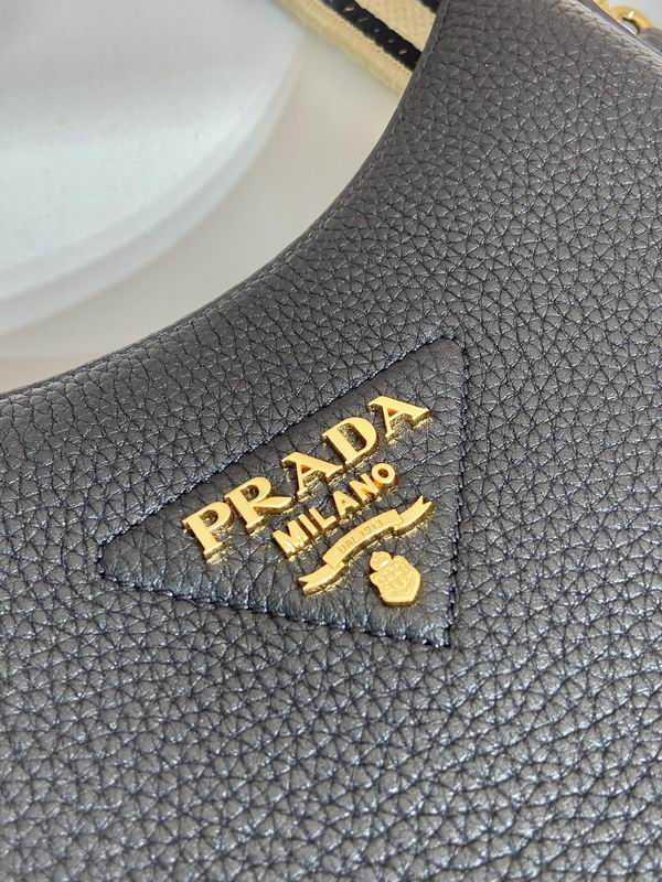 Prada 1BH193 24x18x6cm AP (7)