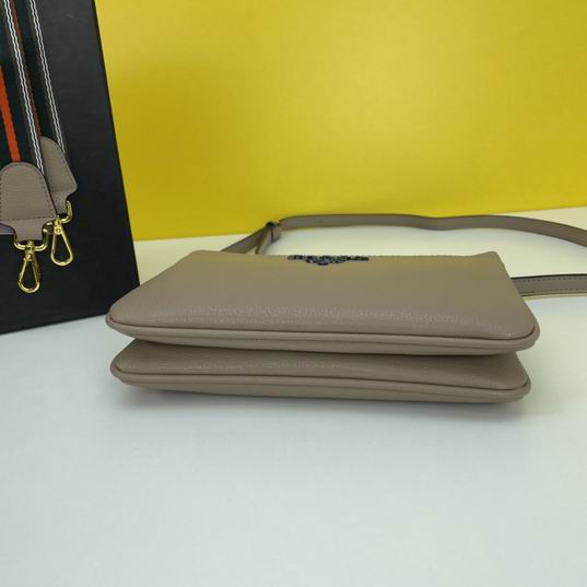 Prada 2100 25x15x5cm ww (13)