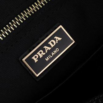 Prada 25x19cm ww (7)