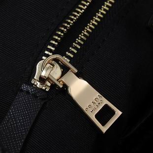 Prada 25x19cm ww (9)