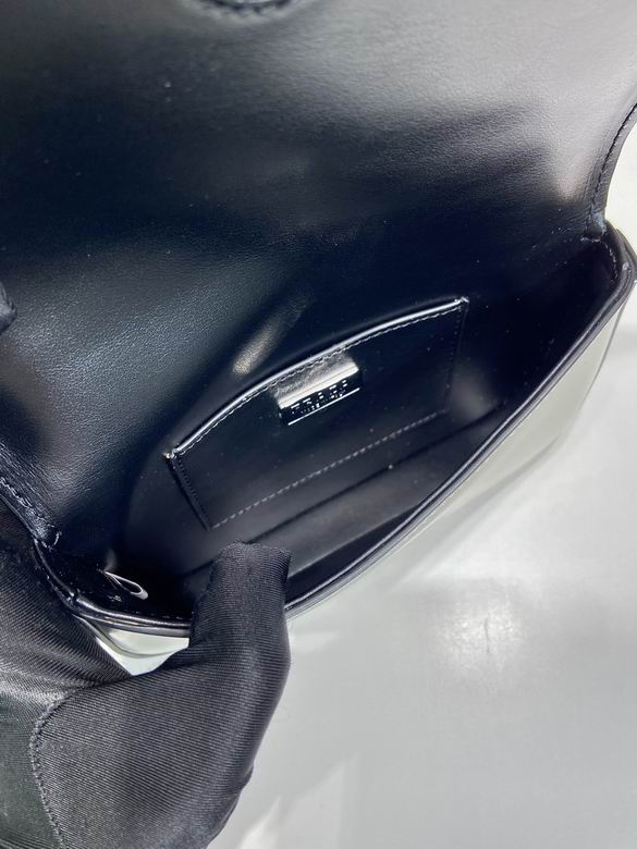 Prada 2VD061 18x12.5x2.5cm AP (37)