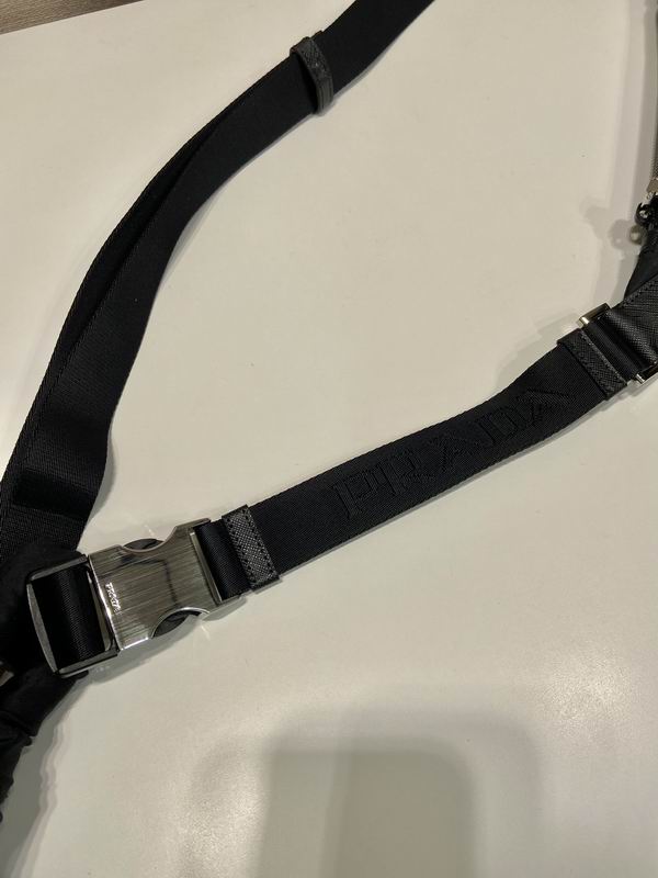 Prada 2VH160 Re-Nylon 16x20x2.5cm AP (6)