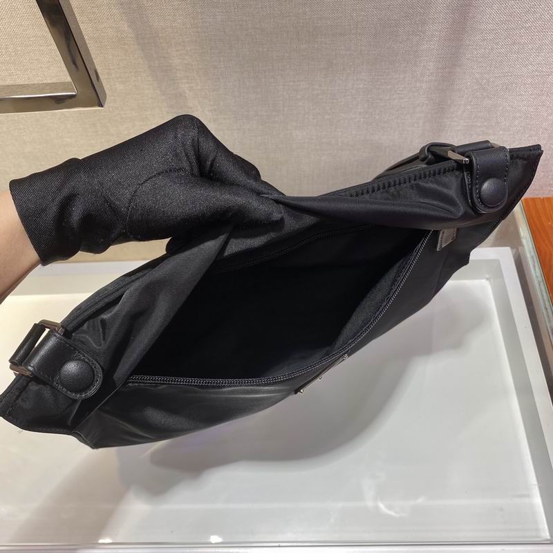 Prada 36x26cm ap 10 (5)