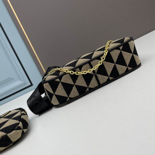 Prada Hobo 22x12x6cm ww (3)