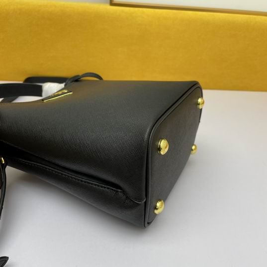 Prada Saffiano 1BA219 21x11x18cm ww (4)