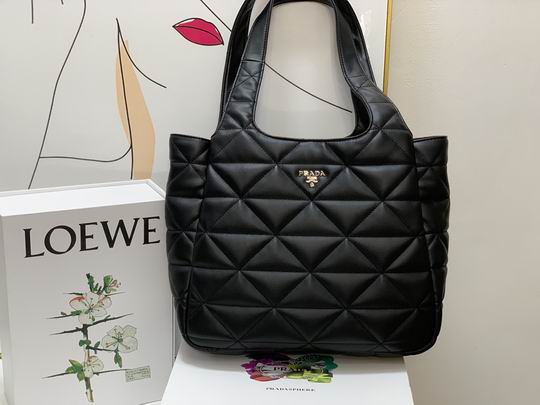 Prada tote 33x26x10cm CN (1)