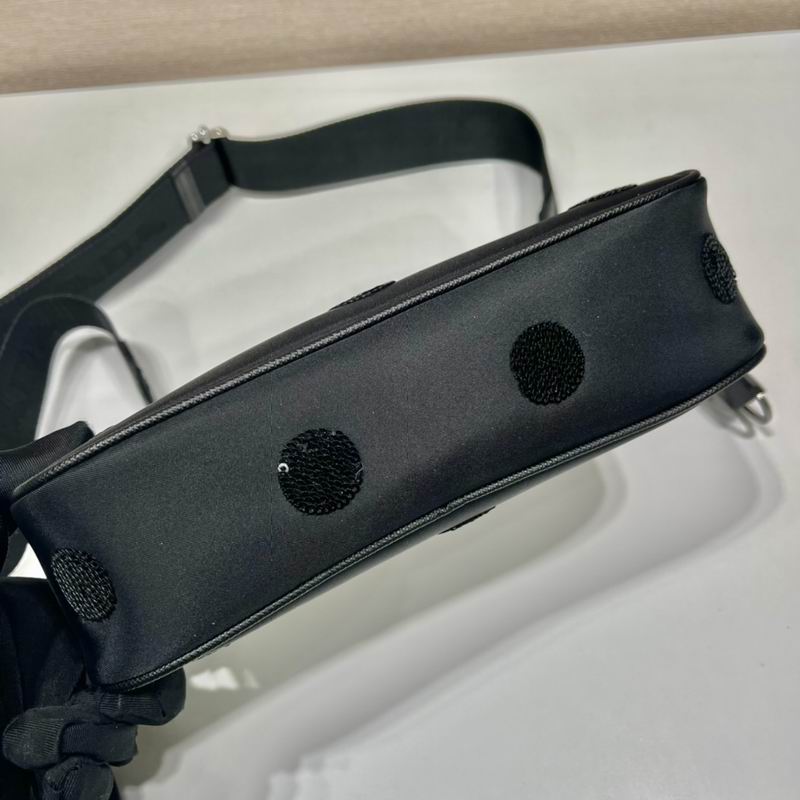 Re-Edition 1BH204 22x18x6.5cm ap 36 (5)