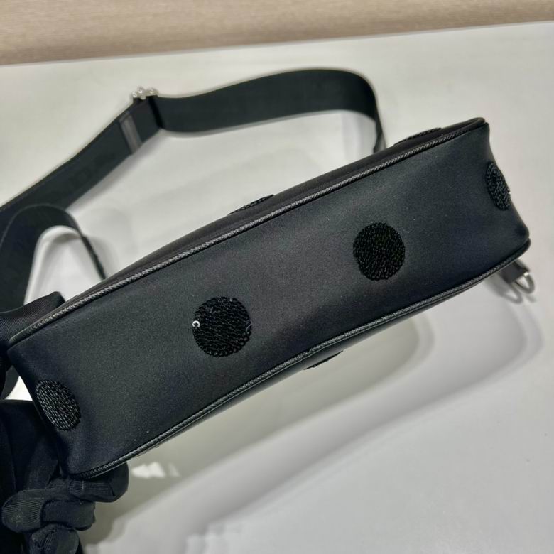 Re-Edition AP1BH204 22X18X6.5 (7)