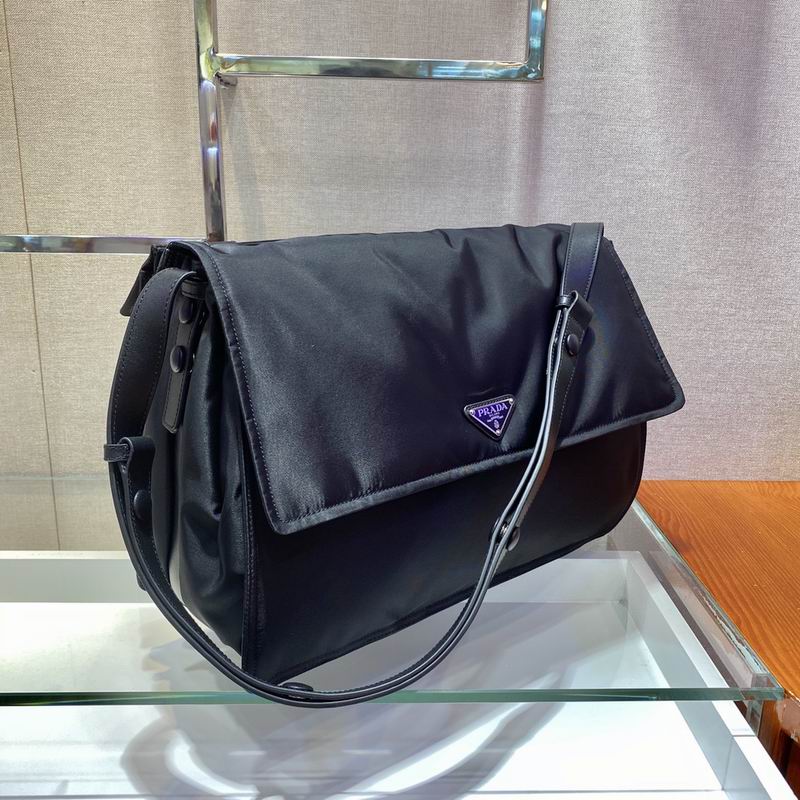 Re-Nylon 1BC208 38x28x19cm ap 11 (2)