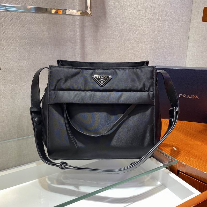 Re-Nylon 1BC308 28x26x14cm ap 12 (2)