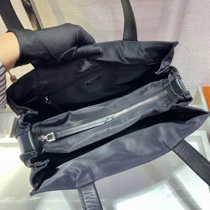 Re-Nylon 1BC318 33x29.5x13cm ap 17 (6)