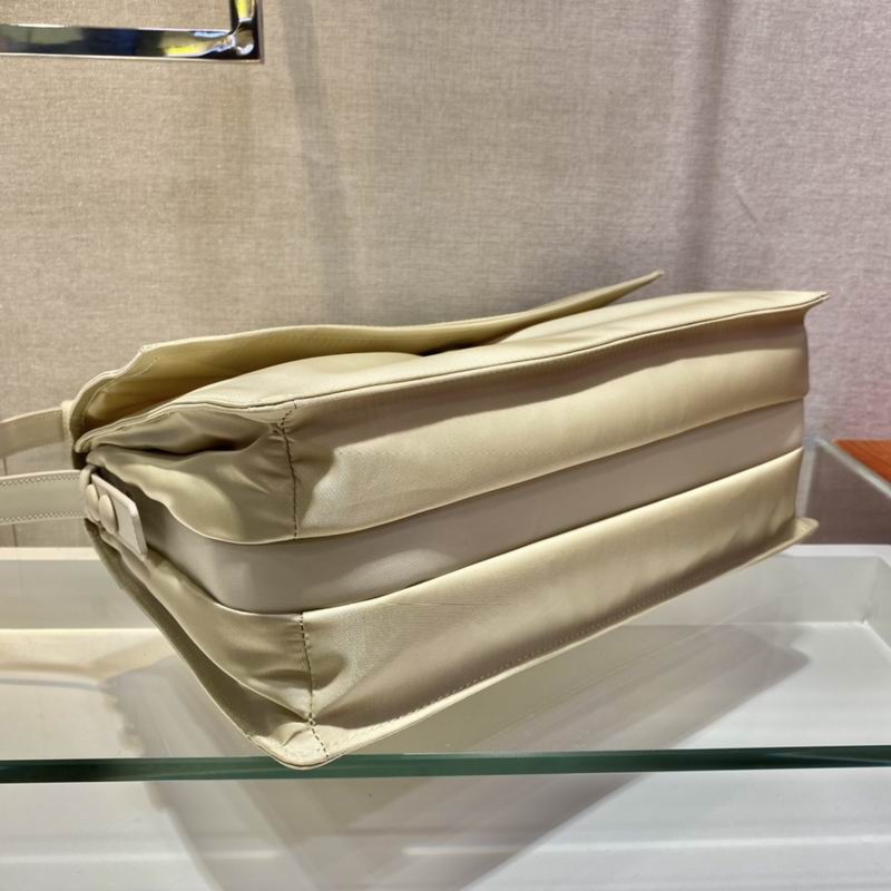 Re-Nylon 1BD255 30x21.5x12cm ap 09 (23)