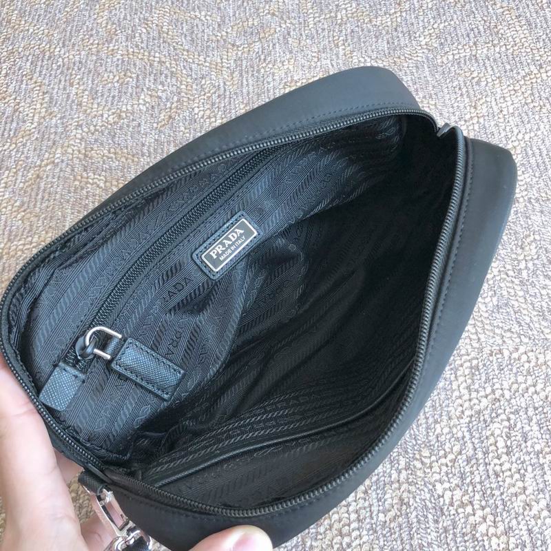 Re-Nylon 2NE007 24x16x7cm ap 32 (6)