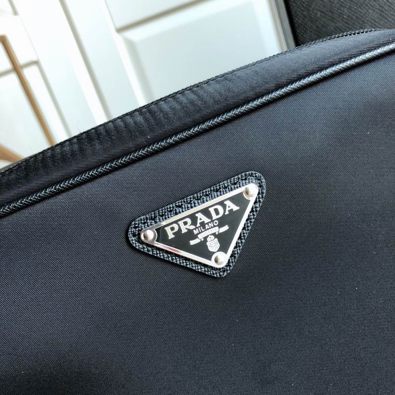 Re-Nylon 2NE007 24x16x7cm ap 32 (8)