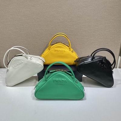 Triangle 1BB082 25x14.5x11cm ap 02 (1)