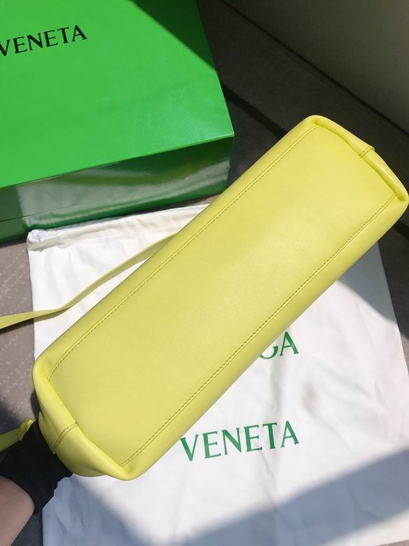 Triangle 652446 35x26x15cm BG (2)