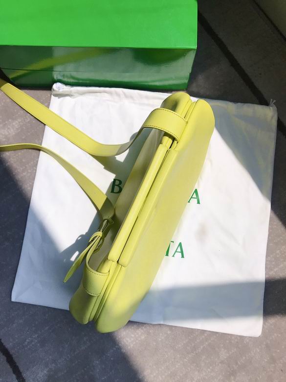 Triangle 652446 35x26x15cm BG (6)